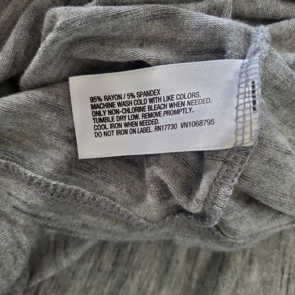 Mossimo Basic Gray Tee - Picture 6 of 6